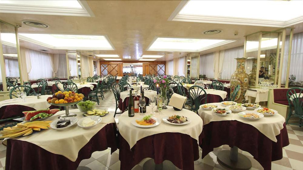 Park Hotel Cellini Lido di Jesolo Exterior photo